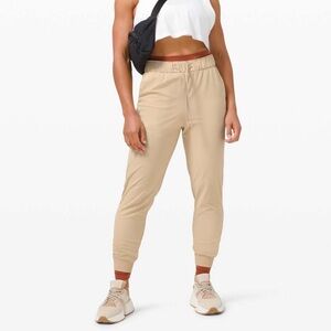 Lululemon Keep Moving Jogger Pant in Trench Tan Womens Size 6